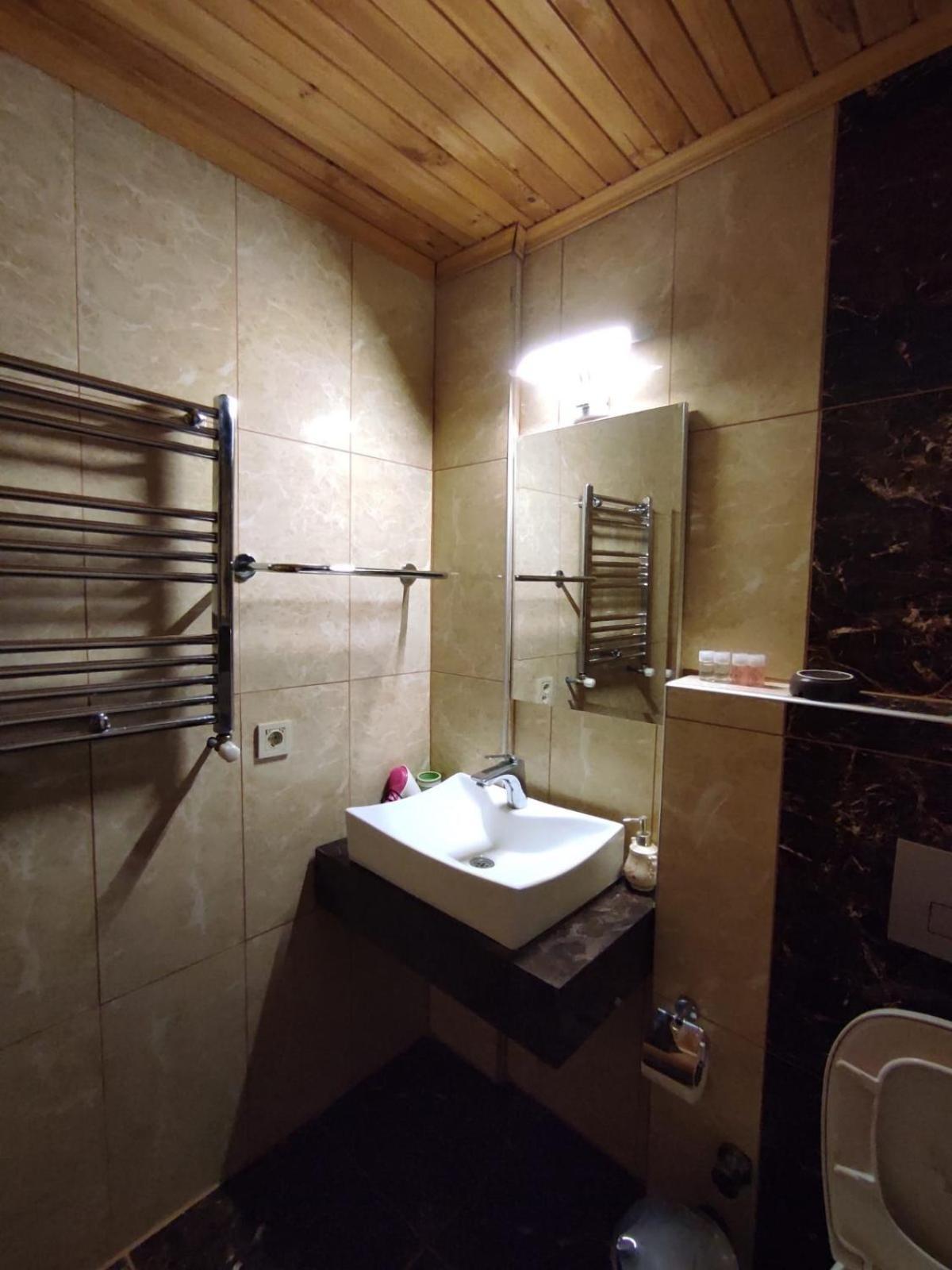 Hill River Hotel Аґва Екстер'єр фото