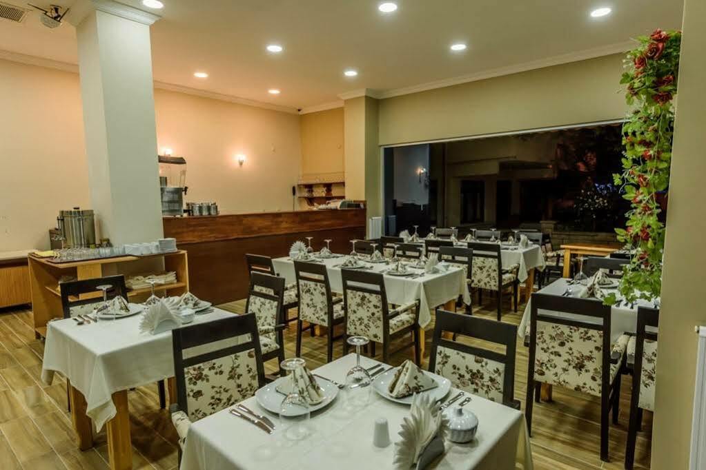 Hill River Hotel Аґва Екстер'єр фото